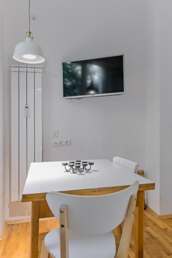 Bright Apartment In The Heart Of The City By Flat Mаnager София Екстериор снимка