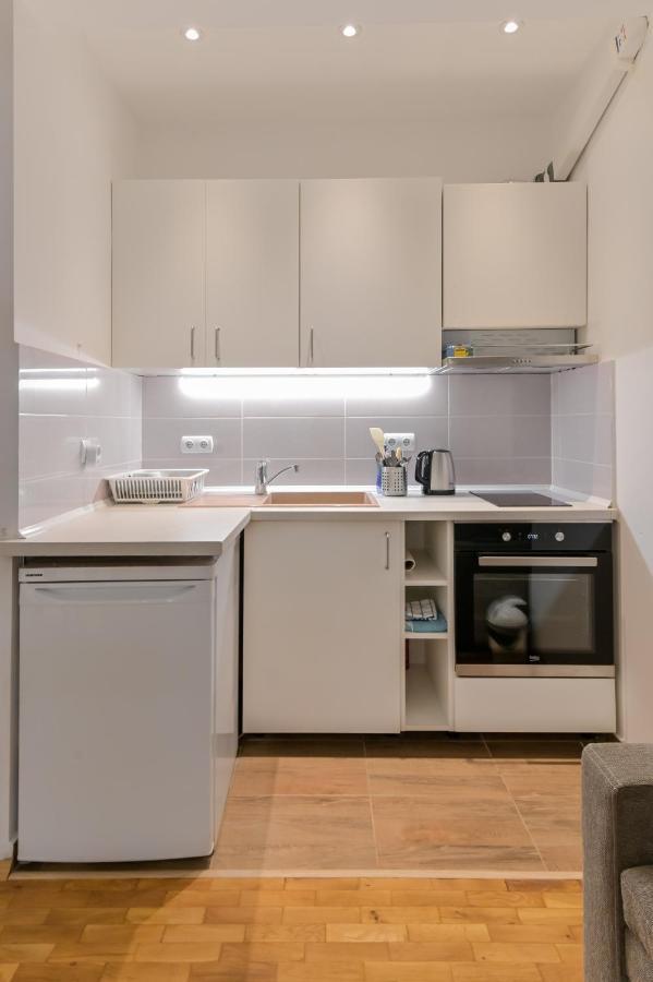 Bright Apartment In The Heart Of The City By Flat Mаnager София Екстериор снимка